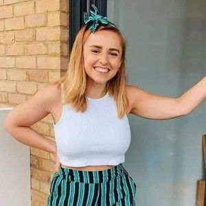 Meet your Posher, Carla